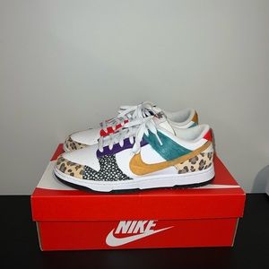 Nike Womens Dunks size 8.5